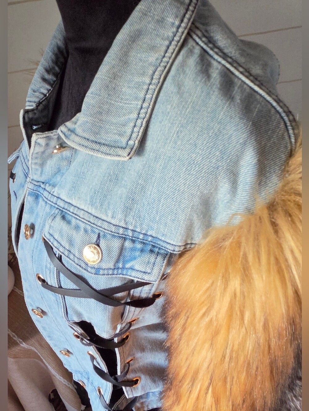Azalea Wang Faux Fur Sleeve Denim Jean Jacket Size L Y2K Glam Streetwear Festive